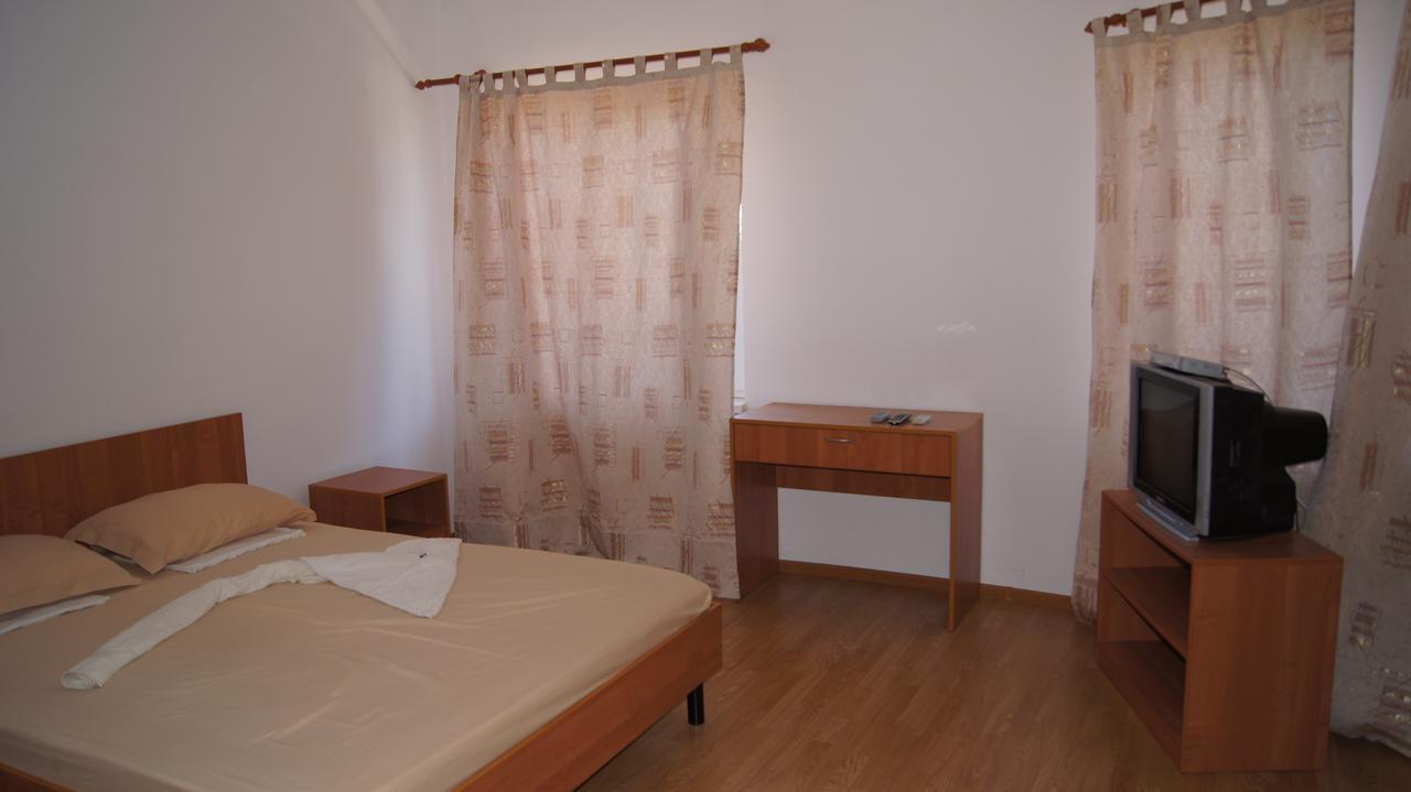 Hotel Sharmat Pizunda Exterior photo