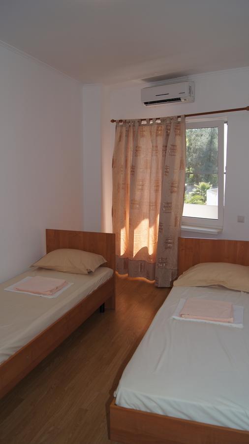 Hotel Sharmat Pizunda Exterior photo