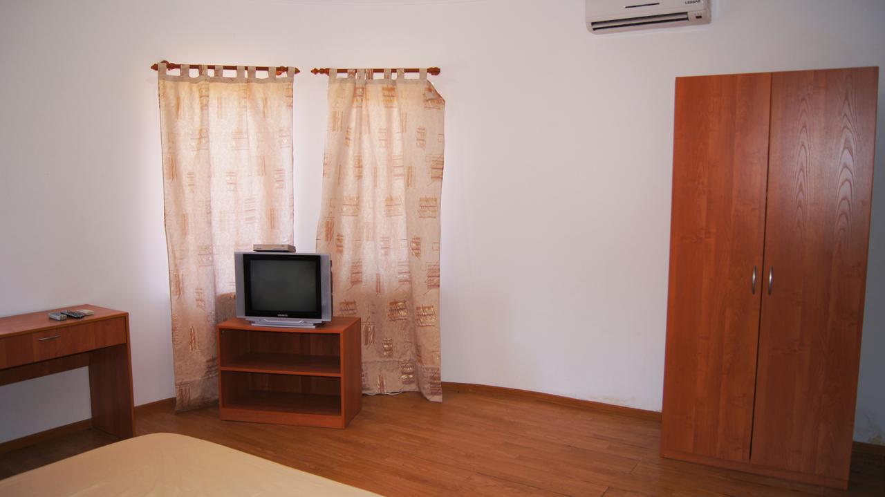 Hotel Sharmat Pizunda Exterior photo
