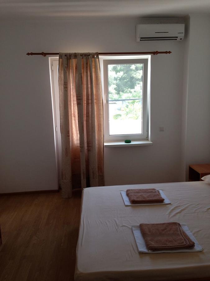 Hotel Sharmat Pizunda Exterior photo